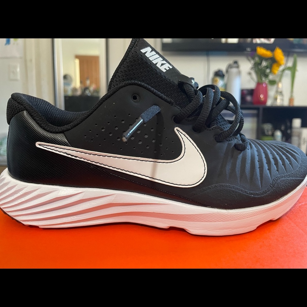 New!  Nike Alpha Huarache Elite 3 Turf 
Size 6Y
With original box
Black/White